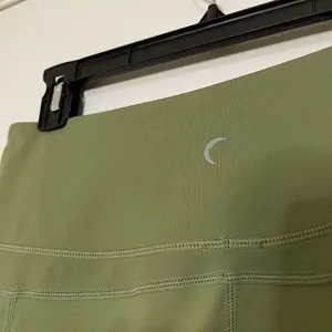 ZYIA ACTIVE high waist light and tight cropped green leggings side pocket large thumbnail 4