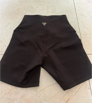 Aritzia Butter Shorts Brown 5” thumbnail 3