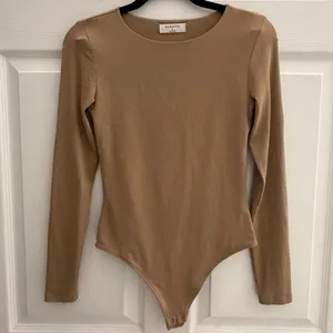 Babaton Contour Crew Long sleeves tan Bodysuit size small thumbnail 5