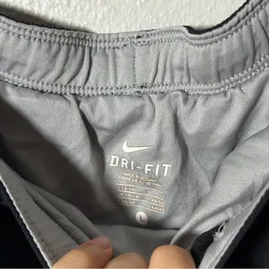 Nike Women Dri-Fit Black Athletic‎ Running Shorts size L thumbnail 3
