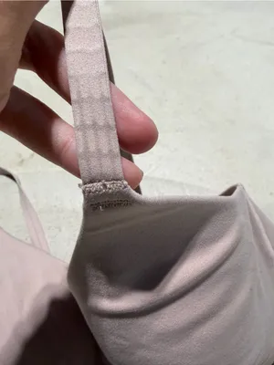 Nike Wireless Sports Bra medium thumbnail 5