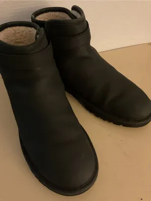 UGG women black leather Chelsea short Ankle Boots US 8 thumbnail 9