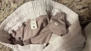 Lululemon Shorts Hotty Hot 2.5" thumbnail 2