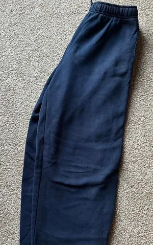 Aritzia Mega Fit SweatFleece navy blue sweatpants. Super cute! #sweatset #navy #artitzia thumbnail 1