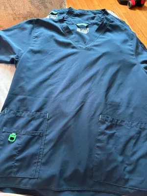 Carhartt Women’s Force Scrub Tops thumbnail 2
