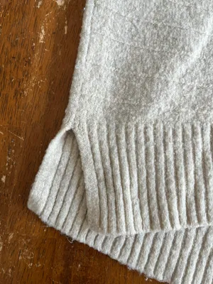 Old Navy Sweater thumbnail 2
