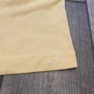 Nike butter Yellow Ribbed tank thumbnail 2
