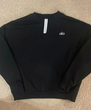 Alo sweat shirt thumbnail 1