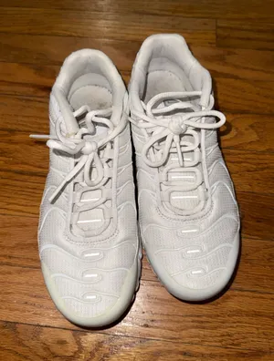 Nike Air Max Plus TN Triple White – Youth 5Y (Fits Women’s 6.5) thumbnail 1