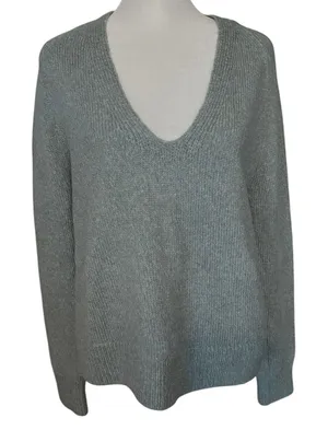 Vince Size M V Neck Sweater Merino Wool Cashmere Boxy Fit Sage Green thumbnail 1