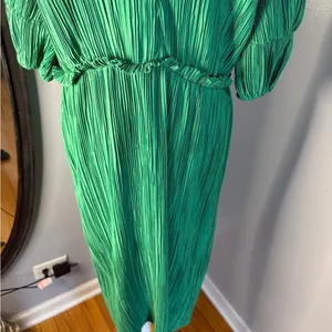 Anthropologie Emerald Green Pleated Midi Dress with Puff Sleeves thumbnail 8