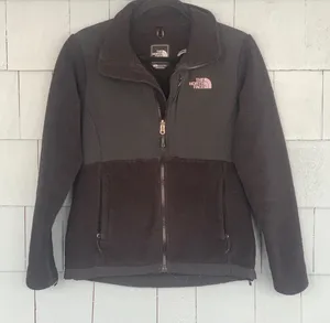 Women’s Small Black Northface Jacket  thumbnail 1
