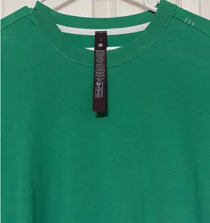 Lululemon Shirt Women’s Short Sleeve thumbnail 4