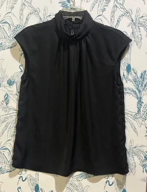 Who What Wear Black Sleeveless Mock Neck Blouse thumbnail 1