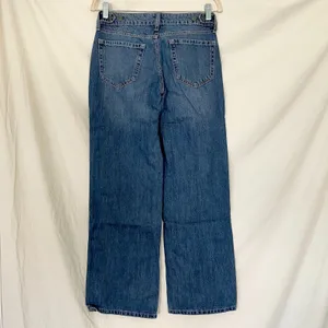 NWT Hollister medium-wash low-rise baggy jeans Size US 00R / W24 Regular thumbnail 4