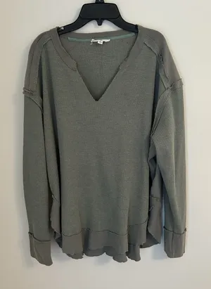 Entro Green Waffle Knit V Neck Long Sleeve M Top Shirt layer casual normcore thumbnail 1