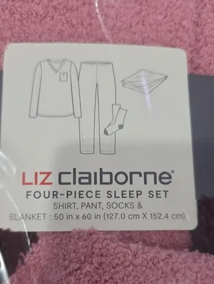 Liz Claiborne 4 Piece Pajama Set Burgundy Floral Print Blanket Socks Size Medium thumbnail 4