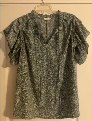Anna Kaci California Green & white speckle pattern V-Neck Flutter Sleeve Blouse thumbnail 1