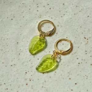 Handmade fairy forest vintage retro aesthetic style simple Czech glass leaf dangle earrings🍃💚 thumbnail 2
