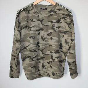 ✨ BOGO The Buckle Camo Crew Sweatshirt HW7179 thumbnail 1