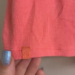 ✨Lululemon Hold Tight Straight-Hem Cropped Gaze Pink Sz 8 T-Shirt✨ thumbnail 6