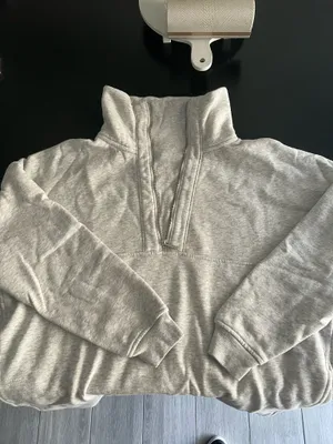 Old navy women’s grey oversized sweater thumbnail 8