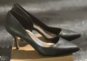 Womens sz8 heels thumbnail 1