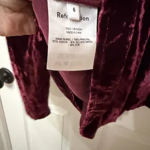 Reformation Roy Burgundy Velvet Silk Blend‎ Top size 6 thumbnail 7