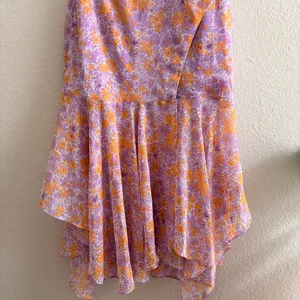 ASTR the Label Santorini Midi Dress One Shoulder, Floral Purple Small thumbnail 2