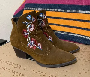 Carlos Santana Embroidered Western Booties thumbnail 1