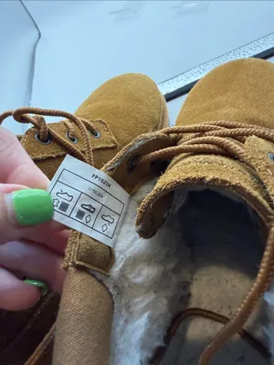 UGG Koolaburra Women's Suede Lace-Up Tan Ankle Booties Faux Fur Lining Size 8 thumbnail 13