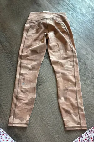 Fabletics Camo Leggings Powerhold thumbnail 1