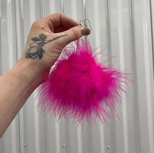 NEW Britts Blossoms Pink Feather Dangle Earrings thumbnail 2
