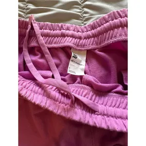 Pink all in motion shorts thumbnail 4