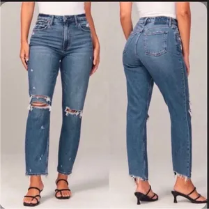 Abercrombie & Fitch High‎ Rise Mom Jean size 28 / 6 s thumbnail 2