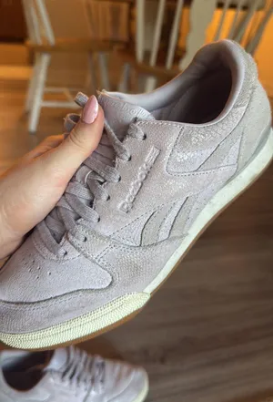 Reebok Sneakers thumbnail 4