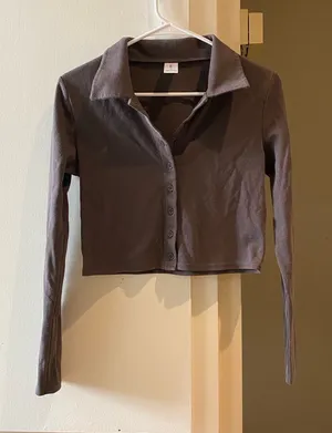 Abound Gray Button-Up Long Sleeve crop Top thumbnail 1