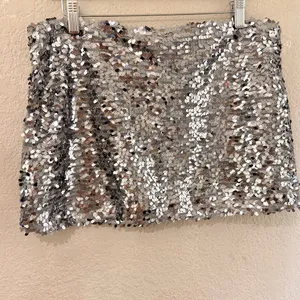 Urban outfitters women’s Silver Sequin Mini Skirt size Large skirt only for sale thumbnail 9