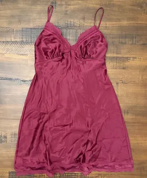 VTG Y2K Victoria's Secret‎ Burgundy Lace Chemise Size Small thumbnail 1