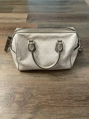 Michael Kors Bedford Large Duffle Satchel Monogram Crossbody Strap thumbnail 3