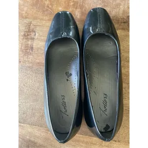 Trotters DORIS Round Toe Business Slip On Loafer Patent Leather 8M thumbnail 5