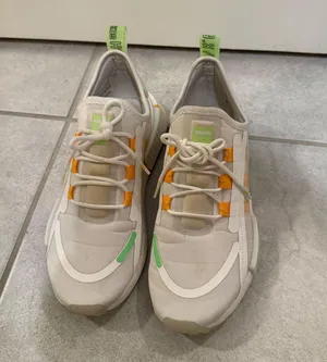 Adidas NMD R1 Shoes thumbnail 1