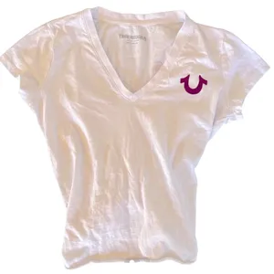 Vintage True Religion Tee Size S Maroon Horse shoe design & knotted back closure thumbnail 3