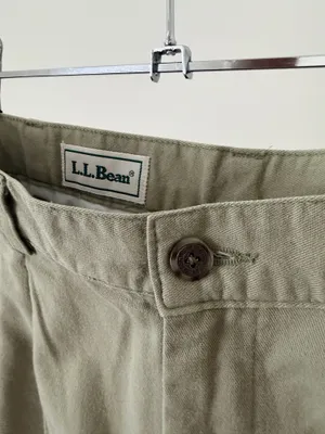 L.L. Bean Green High Waisted Pleated Chino Shorts thumbnail 3