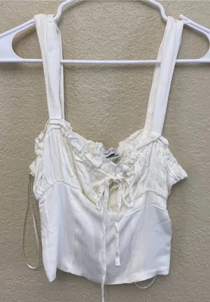 NWT Urban outfitters Women's white Tie-Front Crop Top thumbnail 1