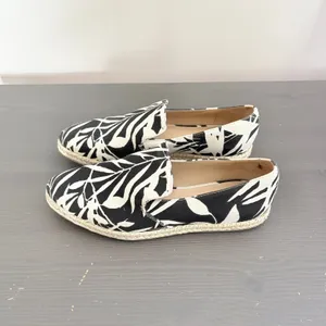 M.Gemi Espadrilles Agio 39.5 Black White Tropical Floral Print Slip On Loafers thumbnail 14