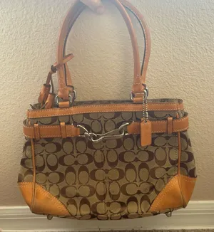 Vintage Coach Hampton Shoulder Bag thumbnail 1