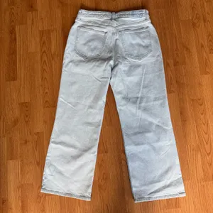 Abercrombie & Fitch Curve Love High Rise 90s Relaxed Jean Size 30 thumbnail 3