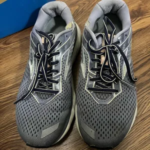 Brooks Purple Ghost 12 Lace Up Running Sneakers 8 US thumbnail 2