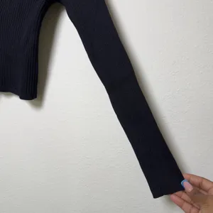 Babaton Women Sculpt Knit Polo Long Sleeve‎ Top XS Black Ribbed V-Neck Crop thumbnail 4